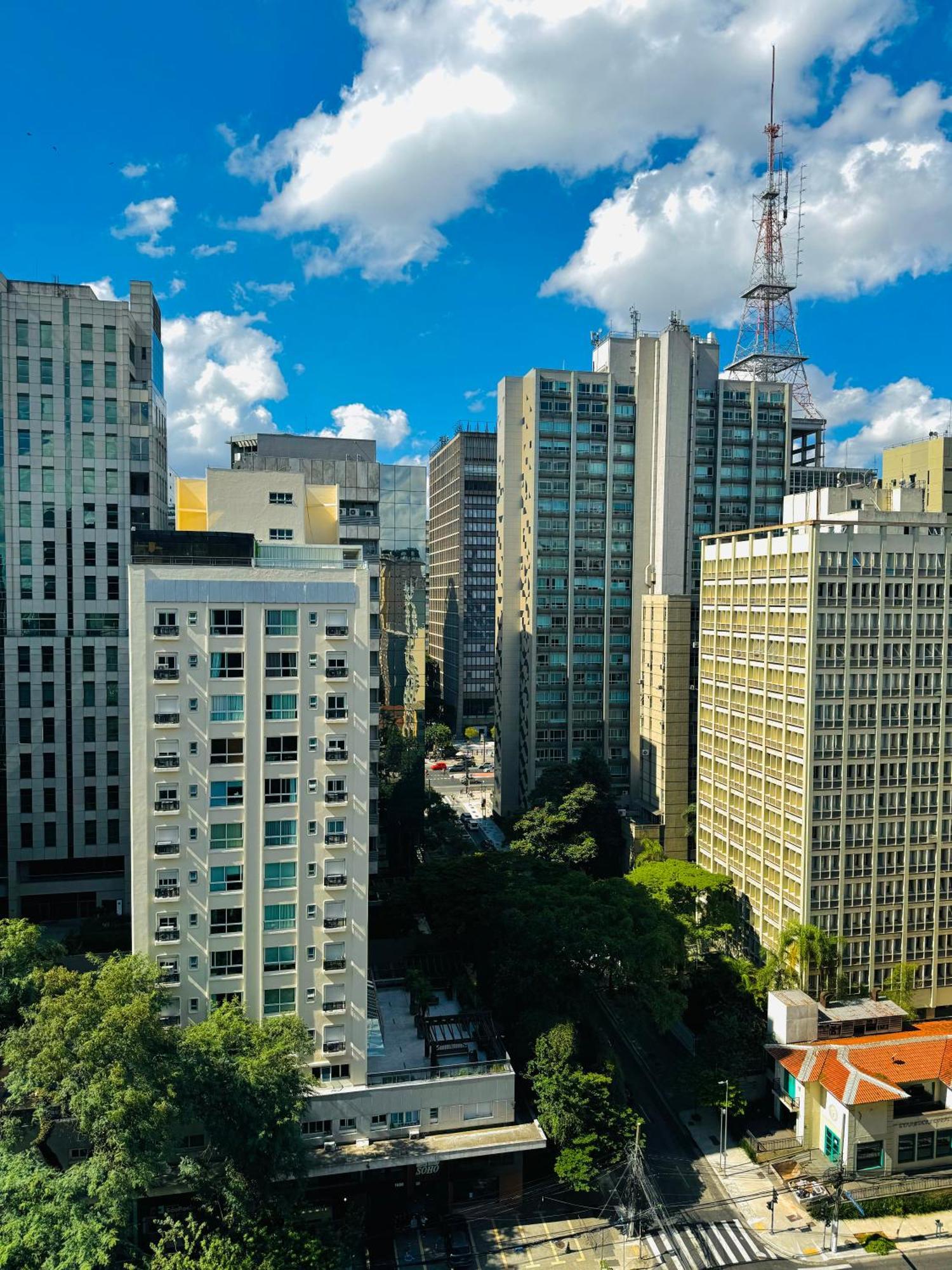 - Av Paulista - 4*